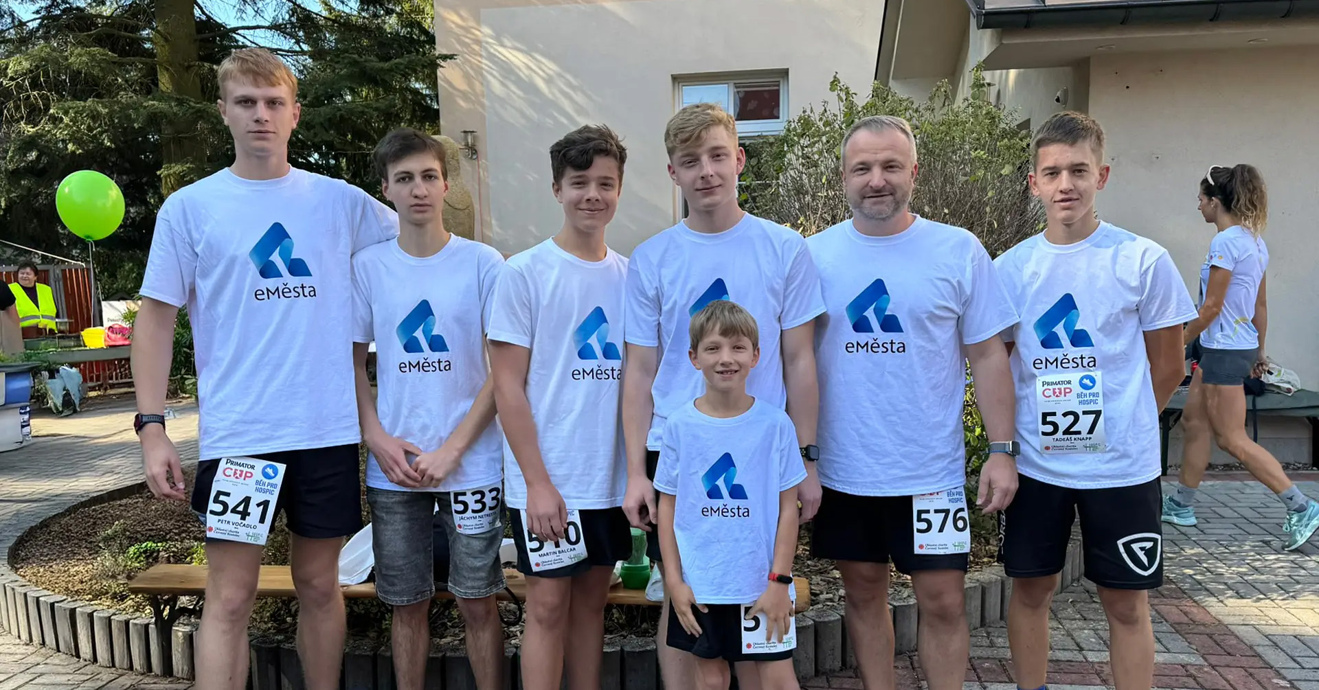 Týmové foto z Běhu pro hospic